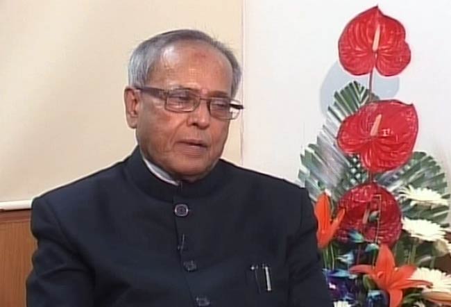 24 जुलाई 2012: तस्वीरों में दिनभर की अहम खबरें | पढ़ें