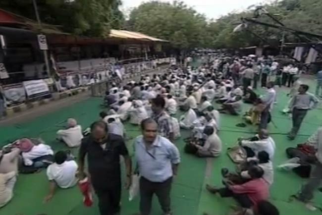 26 जुलाई 2012: तस्वीरों में दिनभर की अहम खबरें | पढ़ें