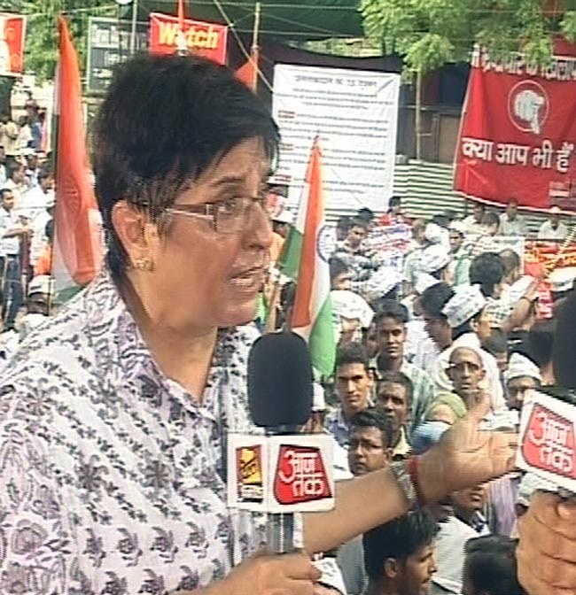 30 जुलाई 2012: तस्वीरों में दिनभर की अहम खबरें | पढ़ें