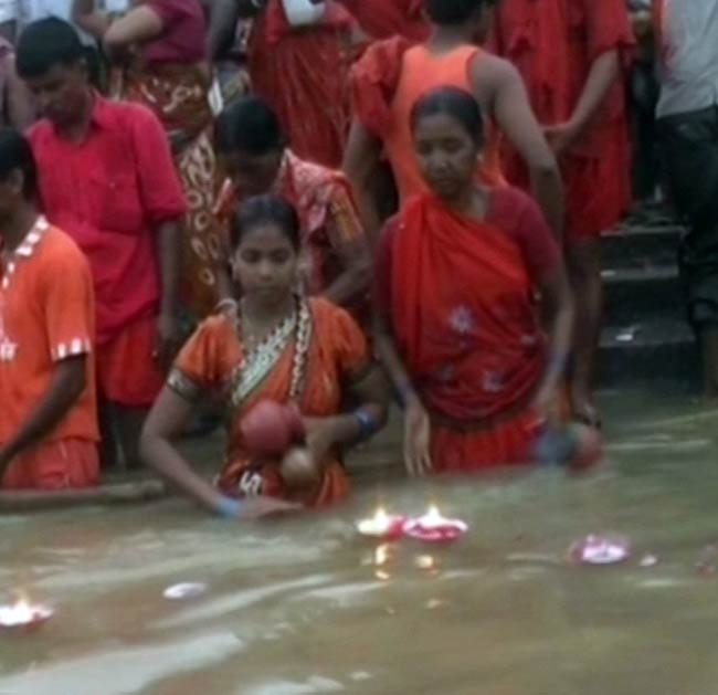 30 जुलाई 2012: तस्वीरों में दिनभर की अहम खबरें | पढ़ें