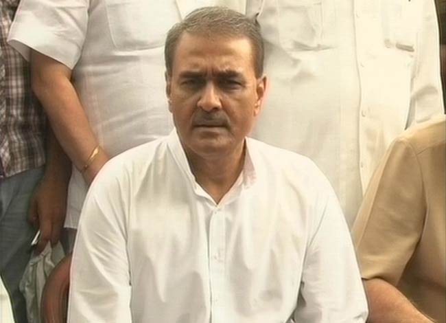 20 जुलाई 2012: तस्वीरों में दिनभर की बड़ी खबरें | पढ़ें