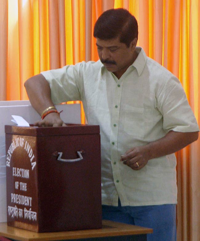 देश के 14वें राष्ट्रपति चुनाव के लिए मतदान संपन्न