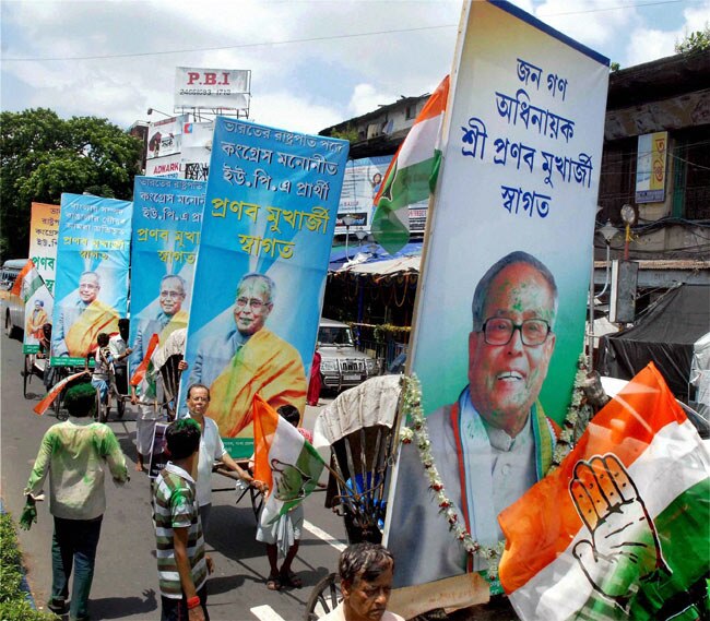 प्रणब दा जीते, खुशी में झूम उठे समर्थक