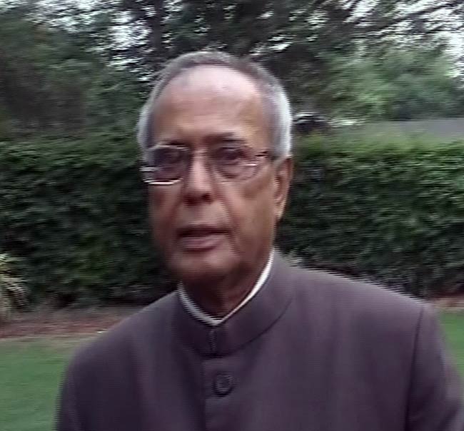 23 जुलाई 2012: तस्वीरों में दिनभर की बड़ी खबरें | पढ़ें