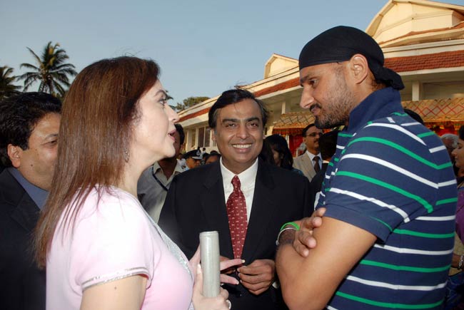 टीम इंडिया के 'टर्बनेटर' को 100वें टेस्ट की बधाई | सचिन पर विशेष