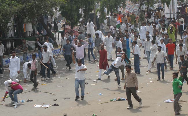 भोपाल में युवक कांग्रेस का हंगामा