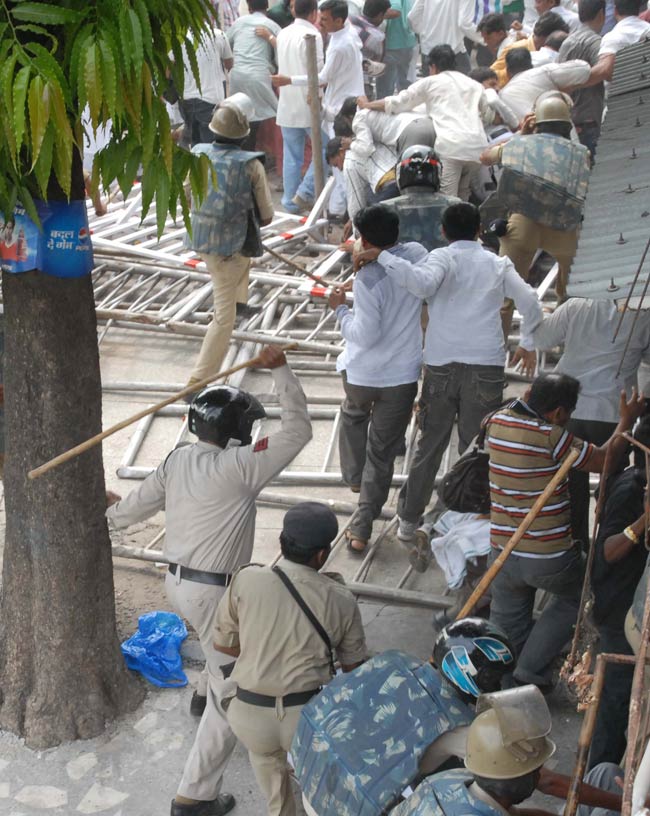 भोपाल में युवक कांग्रेस का हंगामा