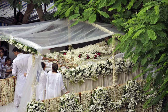 19 जुलाई 2012: तस्‍वीरों में दिनभर की अहम खबरें  | पढ़ें