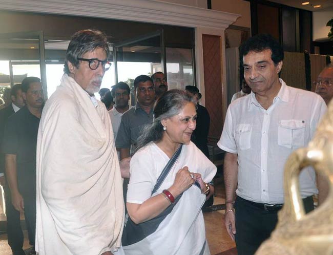 काका को 'आखिरी सलाम' देने उमड़ा बॉलीवुड | अनदेखी तस्वीरें