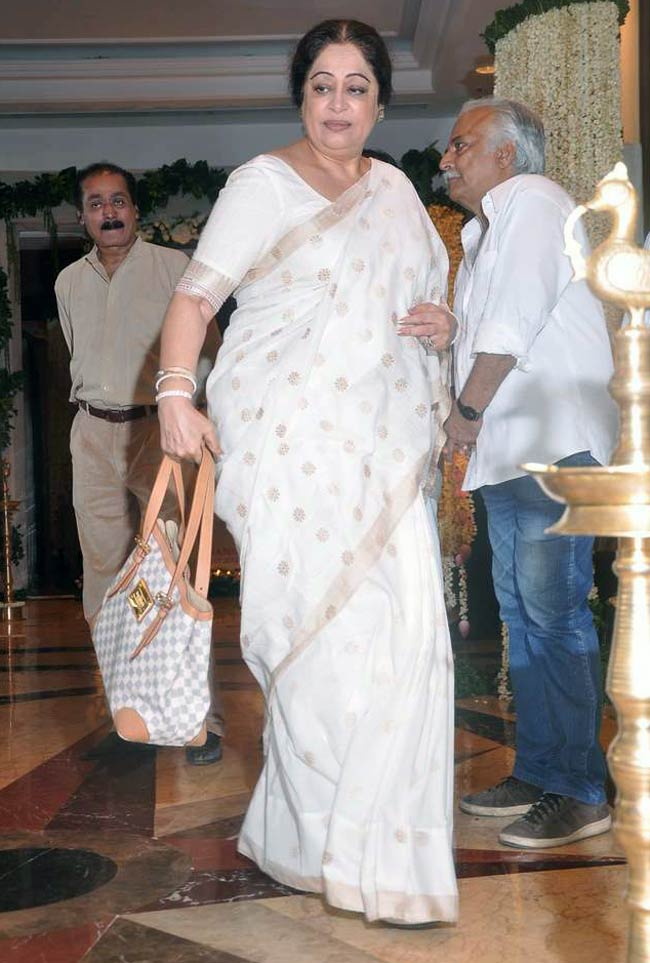 काका को 'आखिरी सलाम' देने उमड़ा बॉलीवुड | अनदेखी तस्वीरें