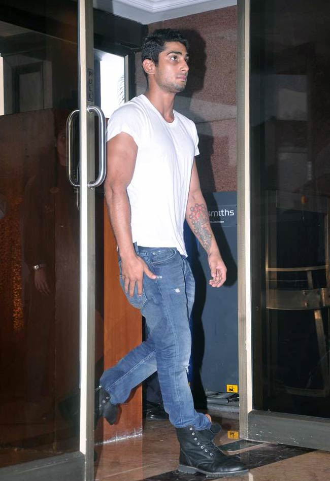 काका को 'आखिरी सलाम' देने उमड़ा बॉलीवुड | अनदेखी तस्वीरें