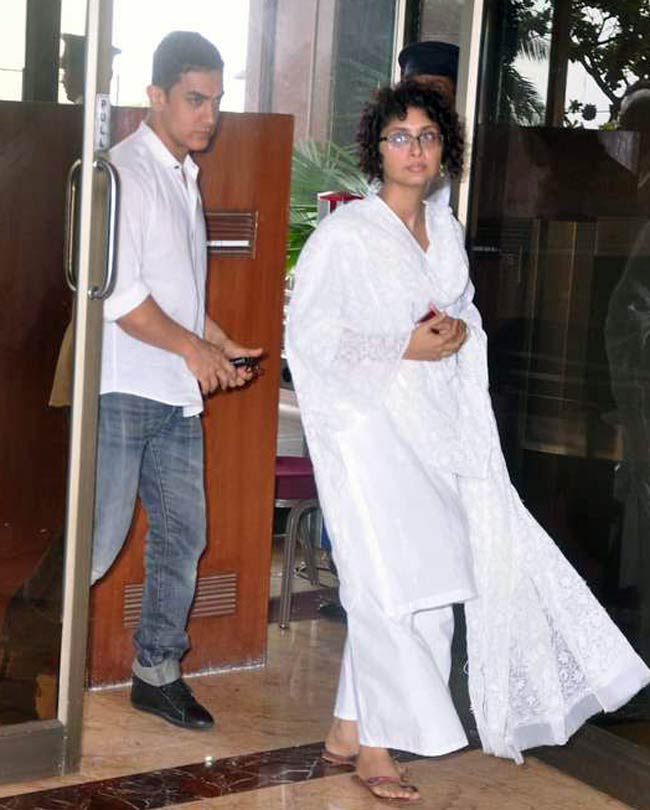 काका को 'आखिरी सलाम' देने उमड़ा बॉलीवुड | अनदेखी तस्वीरें