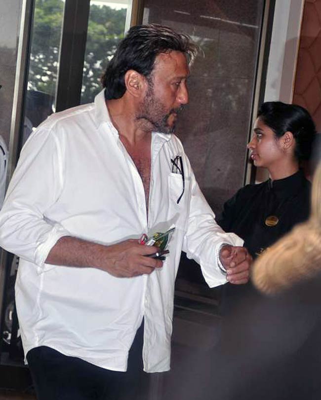 काका को 'आखिरी सलाम' देने उमड़ा बॉलीवुड | अनदेखी तस्वीरें