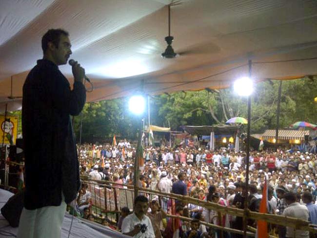 31 जुलाई 2012: तस्वीरों में दिनभर की अहम खबरें | 