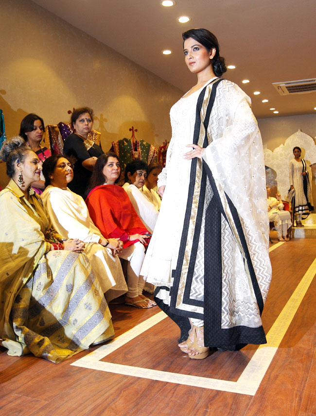 रितु कुमार के कलेक्‍शन 'पंचवस्‍त्र लाइन' का धमाल