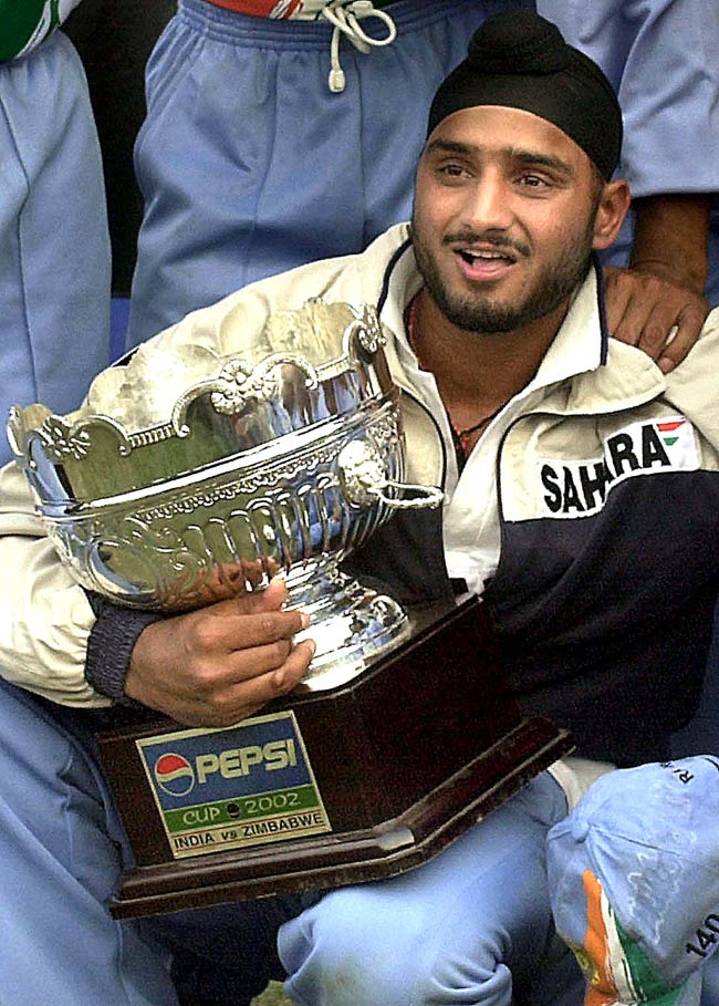 टीम इंडिया के 'टर्बनेटर' को 100वें टेस्ट की बधाई | सचिन पर विशेष