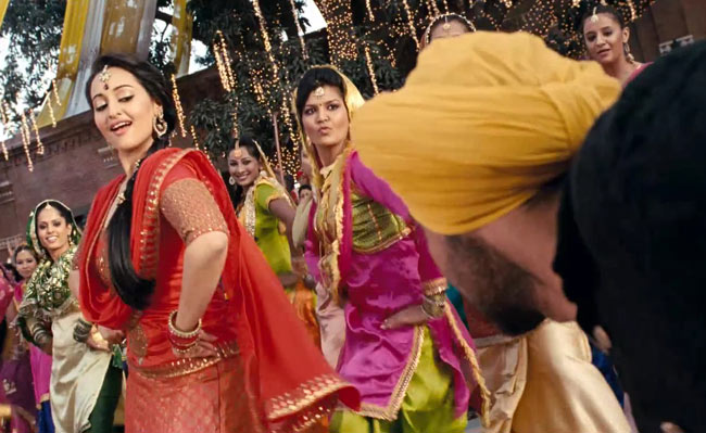 'सन ऑफ सरदार' में सोनाक्षी का जलवा | 2011 की हिट फिल्‍में