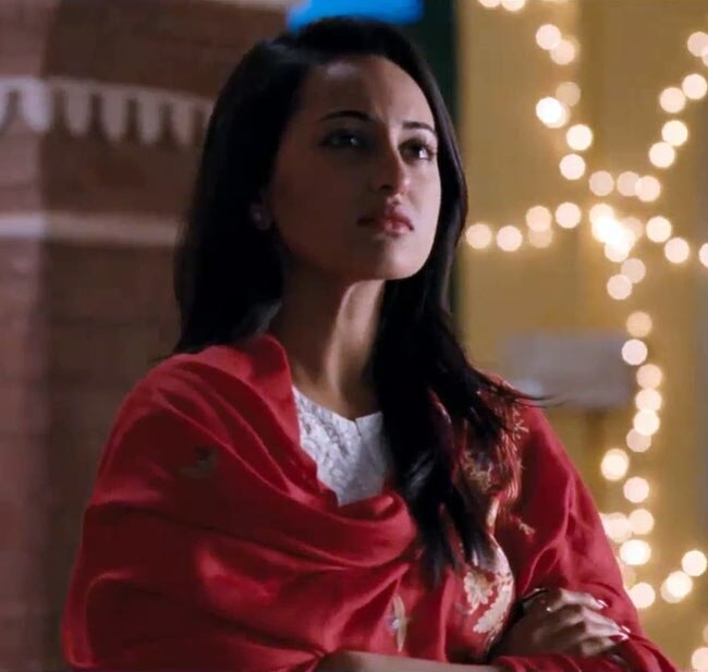 'सन ऑफ सरदार' में सोनाक्षी का जलवा | 2011 की हिट फिल्‍में