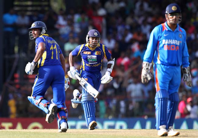 गंभीर, रैना के तूफान में उड़ा श्रीलंका