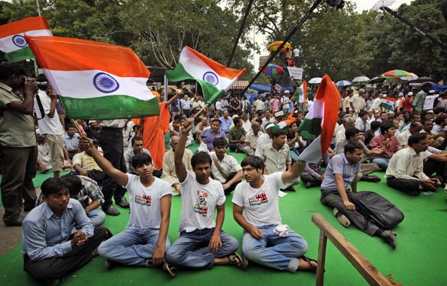 26 जुलाई 2012: तस्वीरों में दिनभर की अहम खबरें | पढ़ें