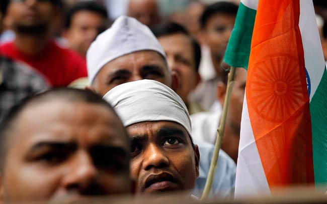 अनशन के दूसरे दिन की तस्‍वीरें | पहले दिन की तस्‍वीरें