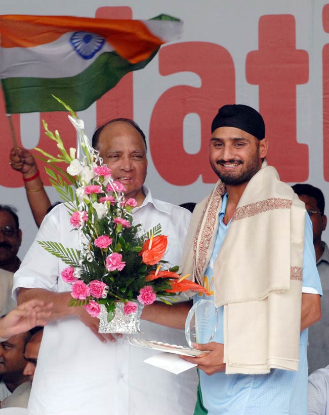 टीम इंडिया के 'टर्बनेटर' को 100वें टेस्ट की बधाई | सचिन पर विशेष