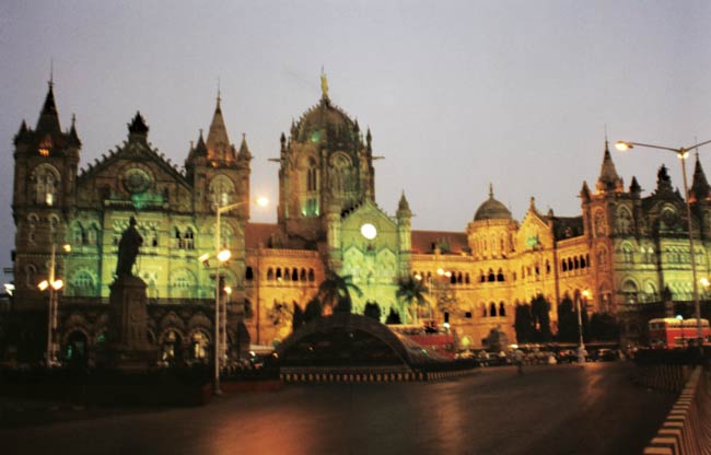 पर्यटकों को अपनी ओर खिंचती है मुंबई