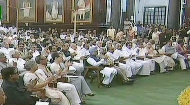 13वें राष्ट्रपति प्रणब मुखर्जी ने ली शपथ