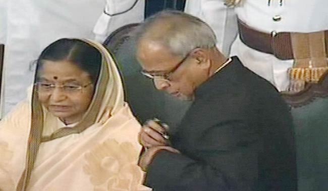 13वें राष्ट्रपति प्रणब मुखर्जी ने ली शपथ