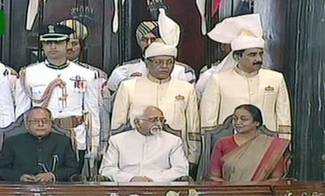 13वें राष्ट्रपति प्रणब मुखर्जी ने ली शपथ