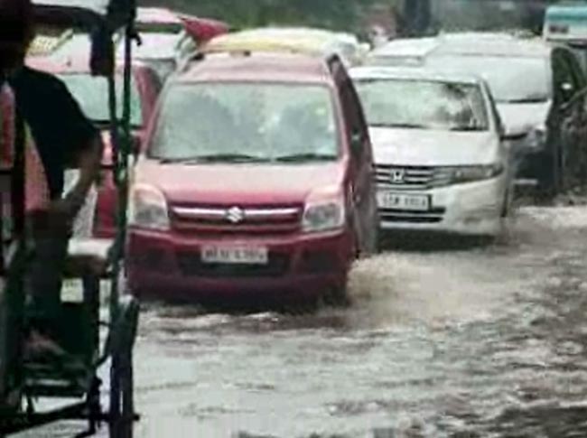 26 अगस्त 2012: तस्वीरों में दिनभर की अहम खबरें | पढ़ें