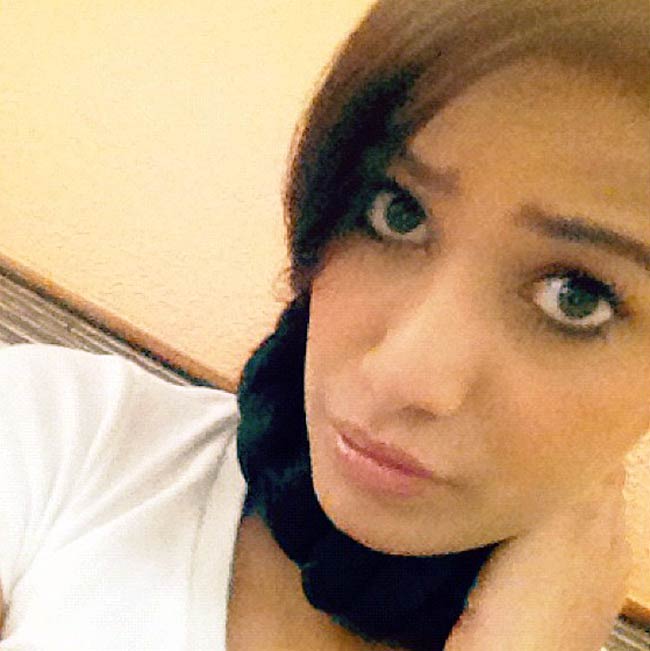 पूनम पांडे ने मनाया ‘नो ब्रा डे’ | न्यूड पूनम पांडे