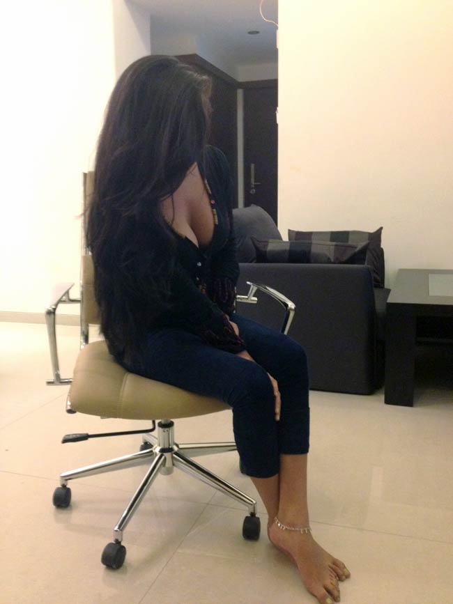 पूनम पांडे ने मनाया ‘नो ब्रा डे’ | न्यूड पूनम पांडे