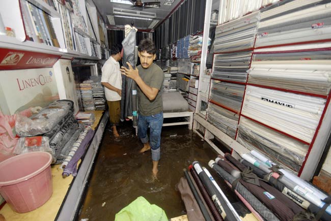 भारी बारिश से बदहाल हुआ जयपुर