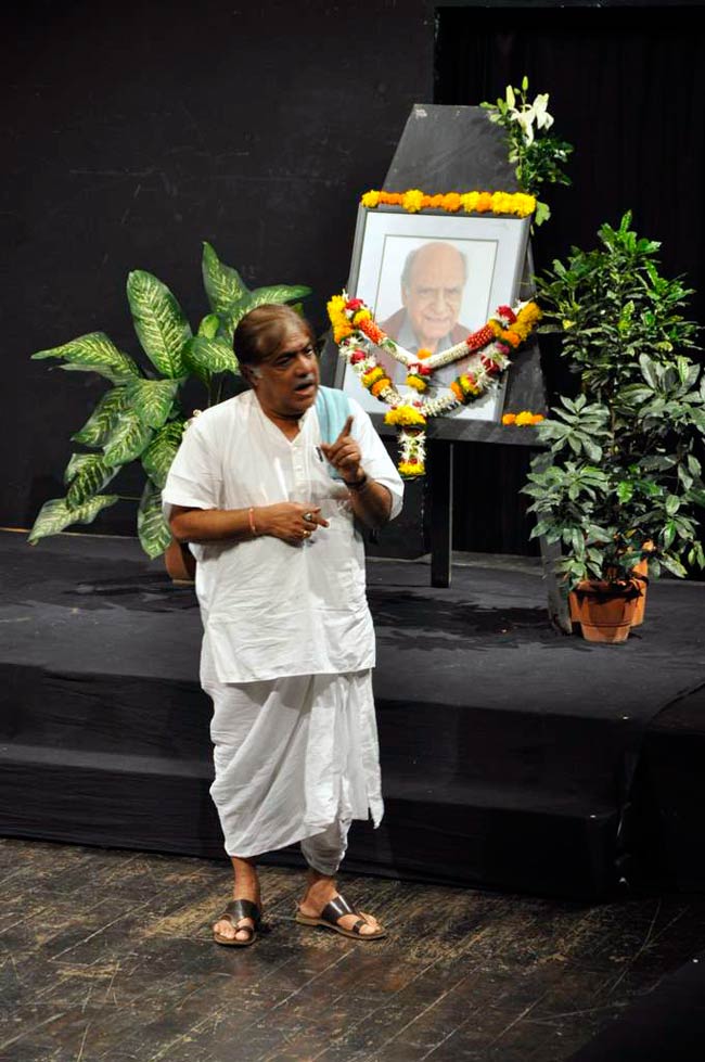 हंगल की प्रार्थना सभा से बॉलीवुड के बड़े नाम नदारद