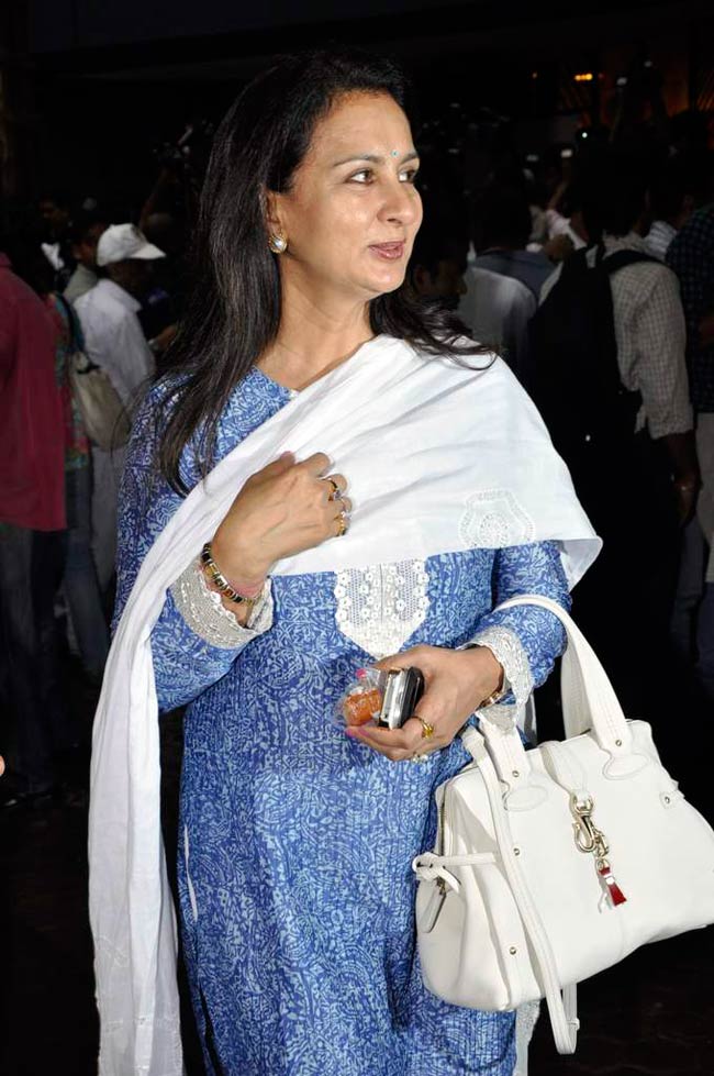 हंगल की प्रार्थना सभा से बॉलीवुड के बड़े नाम नदारद