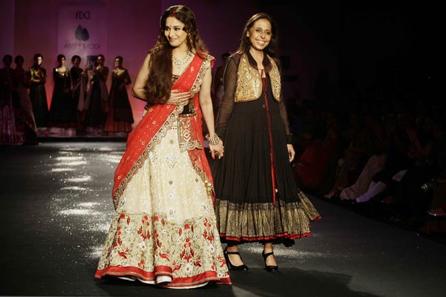 दिल्‍ली फैशन वीक के तीसरे दिन माधुरी ने बिखेरा जलवा