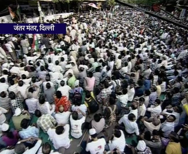 टीम अन्‍ना का अनशन खत्‍म, सियासत शुरू | फोटो: 9th Day