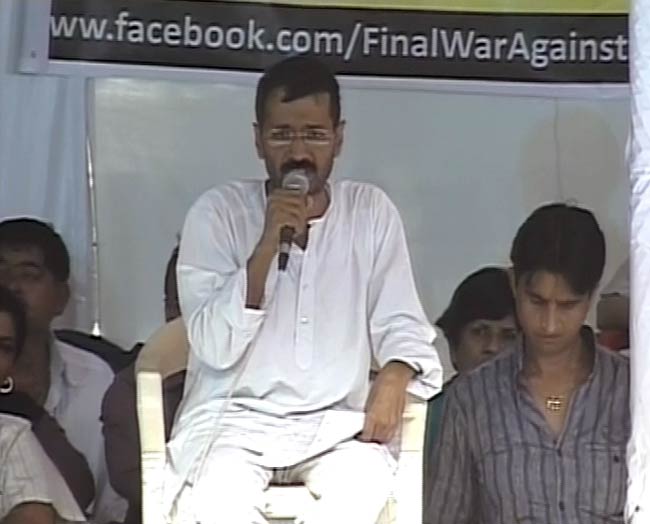 टीम अन्‍ना का अनशन खत्‍म, सियासत शुरू | फोटो: 9th Day