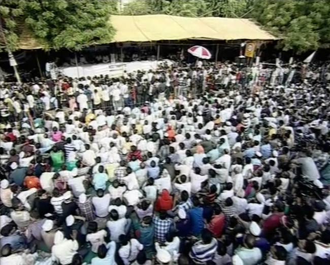 टीम अन्‍ना का अनशन खत्‍म, सियासत शुरू | फोटो: 9th Day