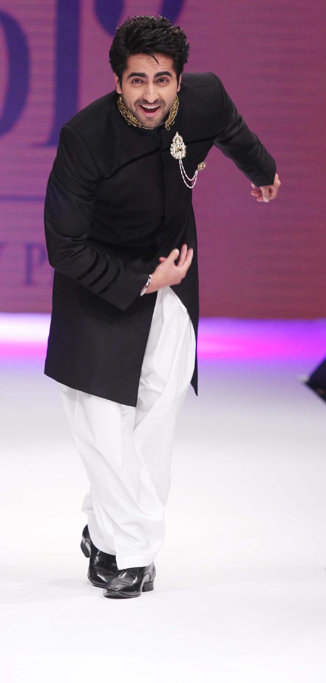 इंडिया इंटरनेशनल ज्‍वेलरी वीक में सितारों का जलवा