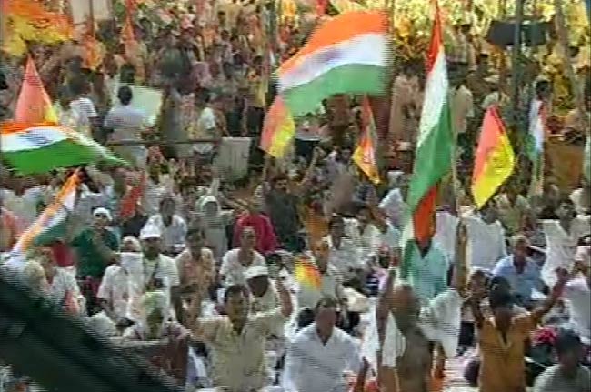 रामदेव के आंदोलन पर टिकी जनता की आस | पहले दिन का अपडेट