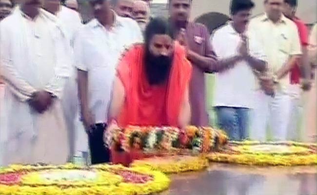 रामदेव के आंदोलन पर टिकी जनता की आस | पहले दिन का अपडेट