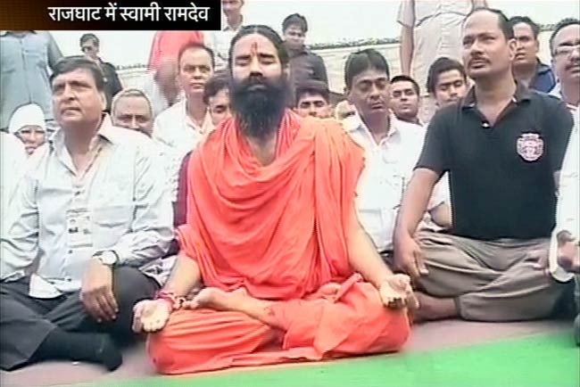 रामदेव के आंदोलन पर टिकी जनता की आस | पहले दिन का अपडेट