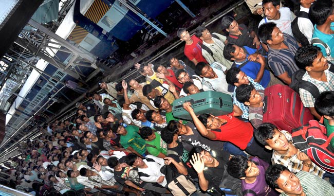 कर्नाटक से पूर्वोत्तर वासियों का पलायन जारी  | असम हिंसा