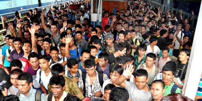 कर्नाटक से पूर्वोत्तर वासियों का पलायन जारी  | असम हिंसा