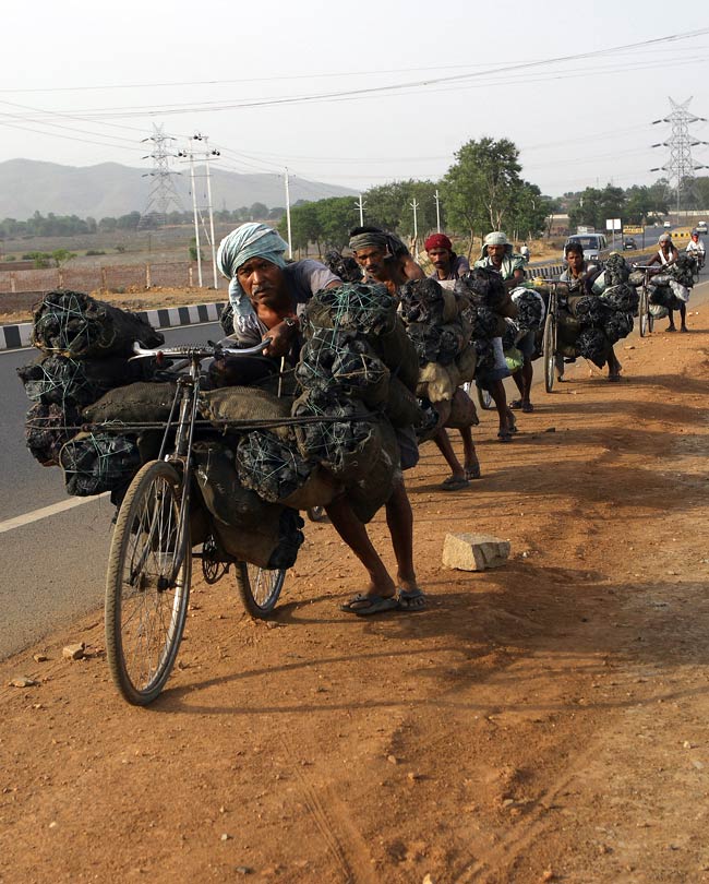 कोयला घोटाले से मनमोहन की बढ़ी मुश्किलें | क्‍या है CAG रिपोर्ट में