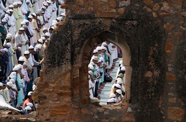 जश्‍न-ए-ईद की धूम, ईदगाहों में रौनक | ईद की रौनक