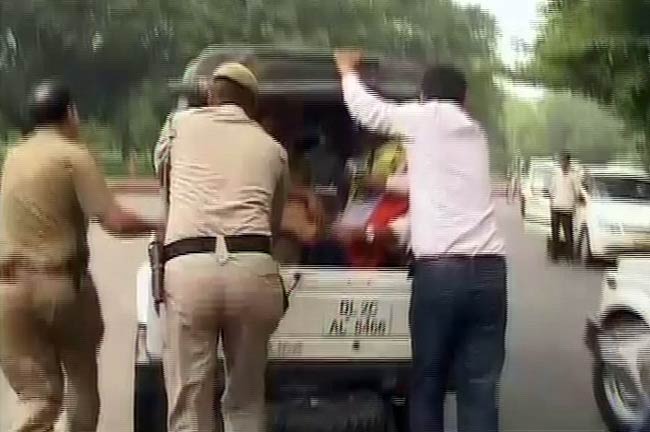 तस्वीरों में अरविंद केजरीवाल की 'कोयला' क्रांति | 25 तस्वीरें