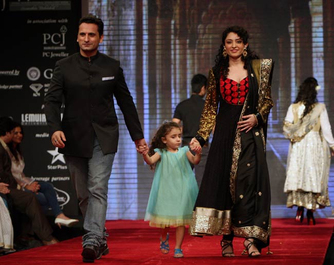 इंडिया इंटरनेशनल ज्‍वेलरी वीक में सितारों का जलवा